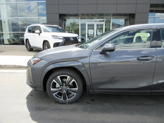 New 2026 Cloudburst Gray Lexus 300h Premium image 9
