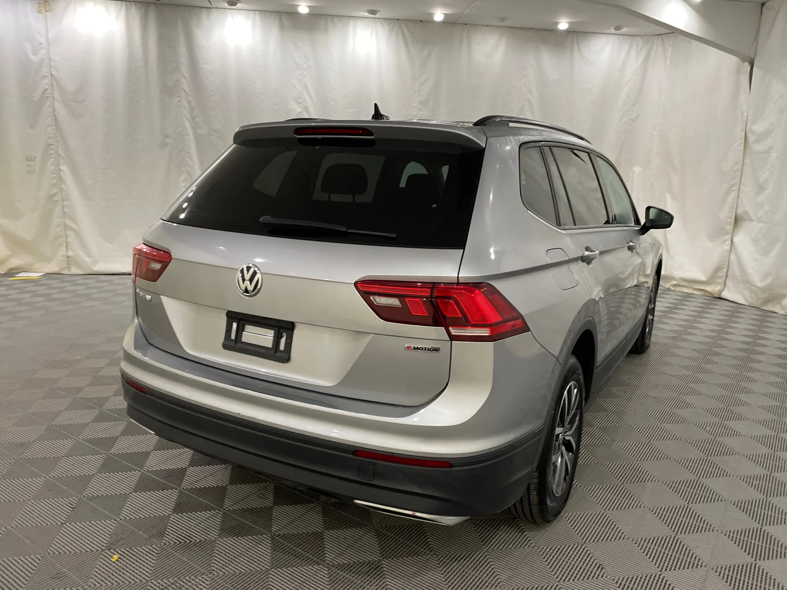 Used 2021 Pyrite Silver Metallic Volkswagen S image 5