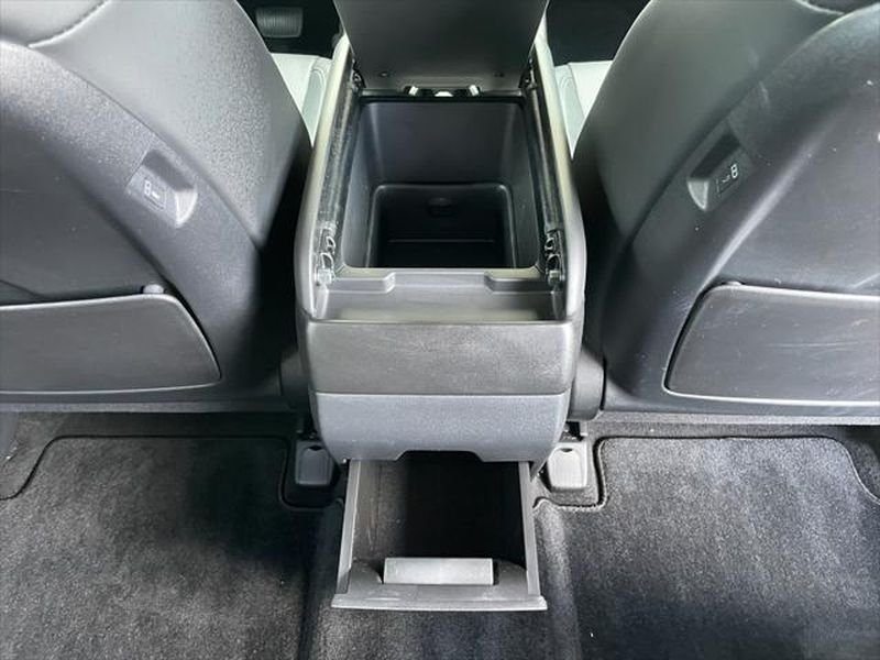Used 2025 Phantom Black Hyundai SEL image 26