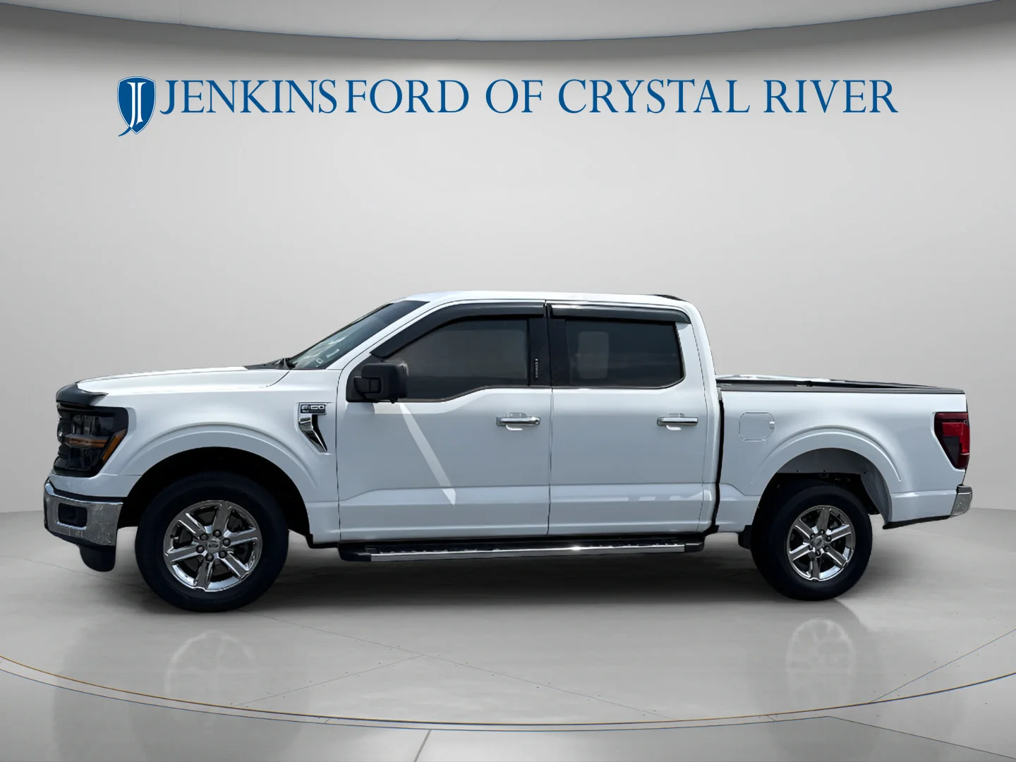 Used 2024 Oxford White Ford XLT image 11