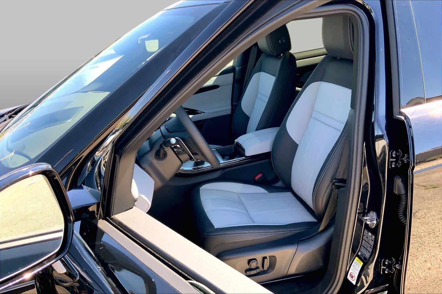 New 2026 Santorini Black Land Rover Hoxton Edition image 9