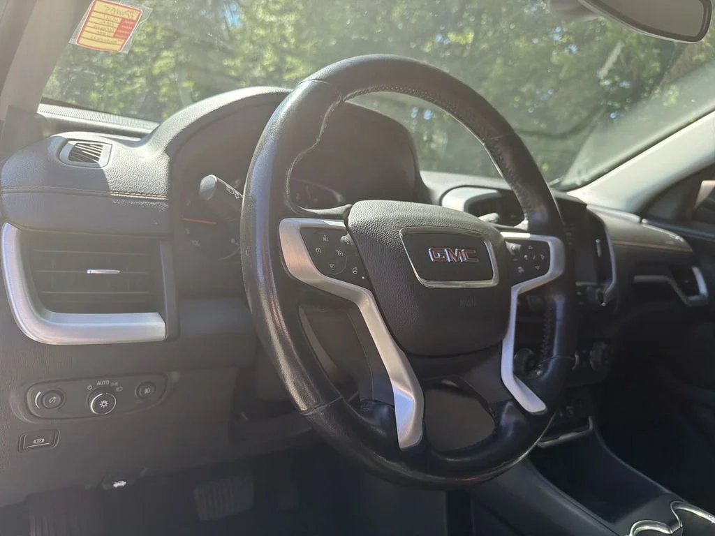 Used 2021 Silver GMC SLT image 10
