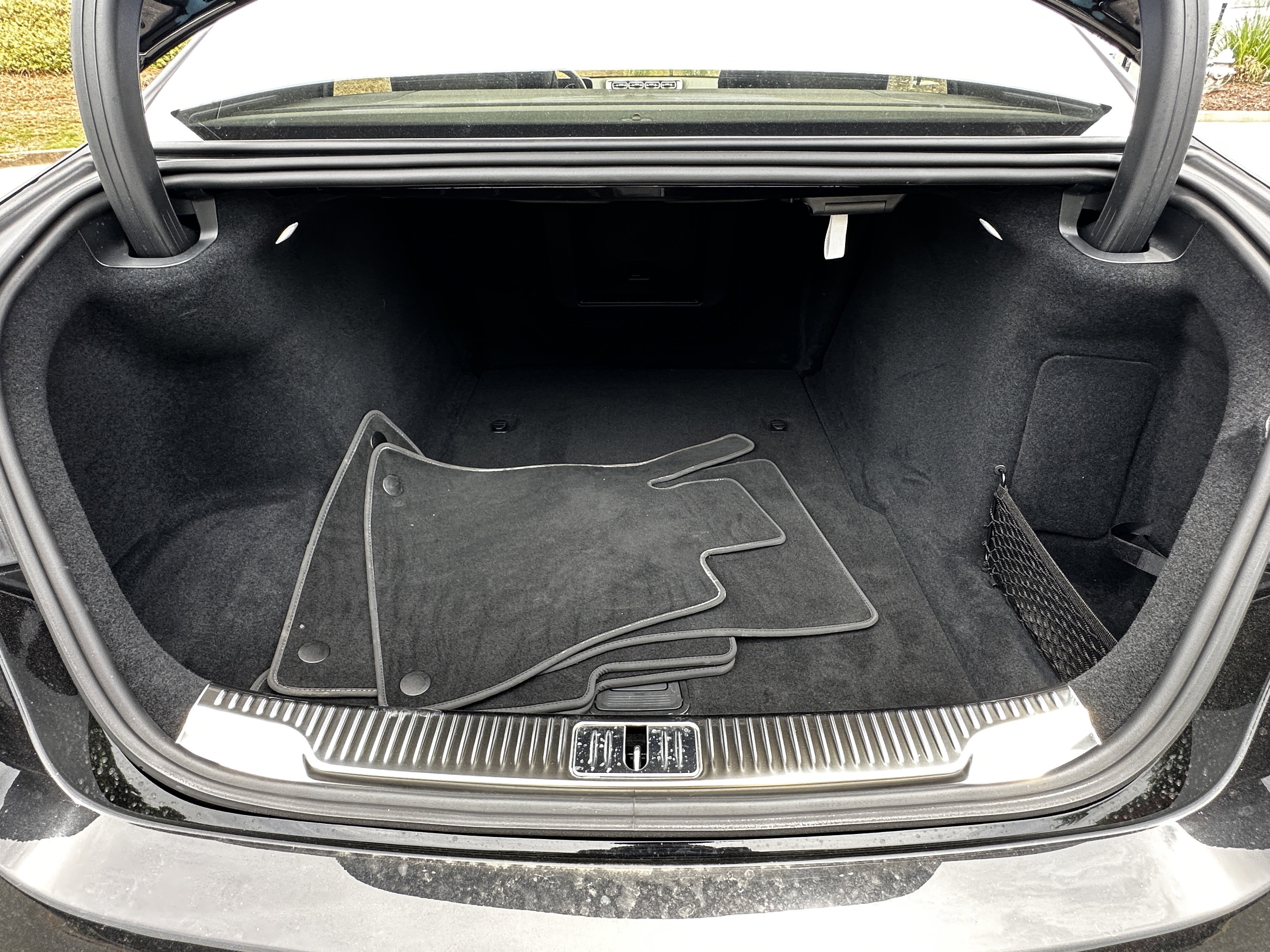 Certified Used 2025 Black Mercedes-Benz S 580 image 21