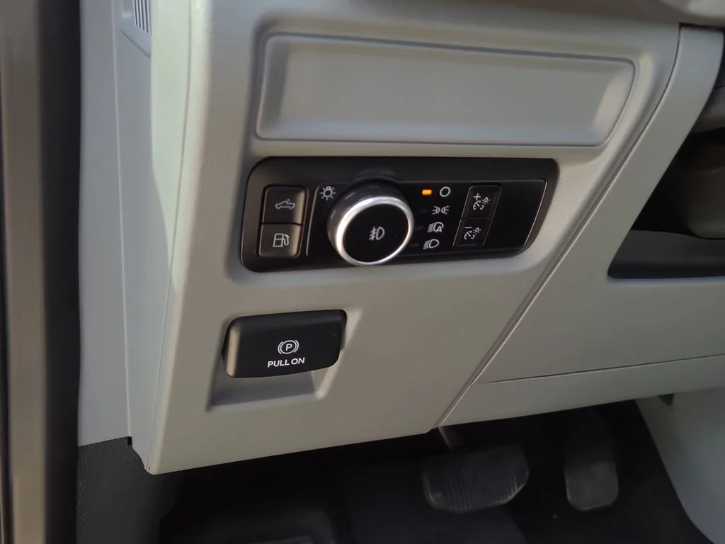 Used 2024 Black Ford XLT image 23