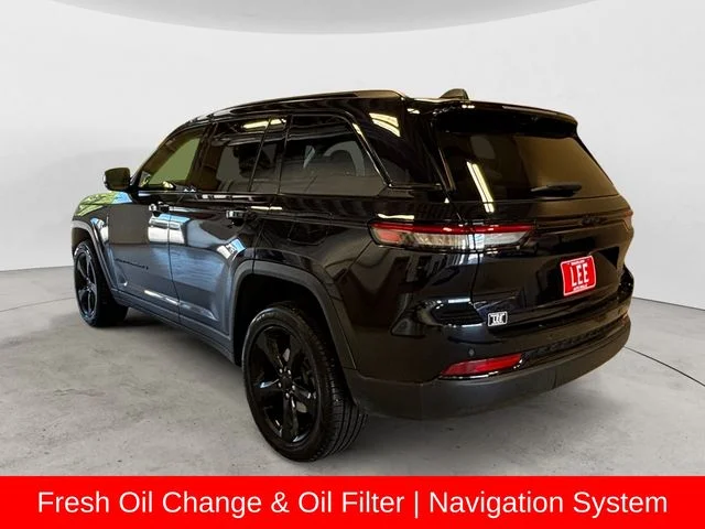 Used 2023 Blue Jeep Limited image 3