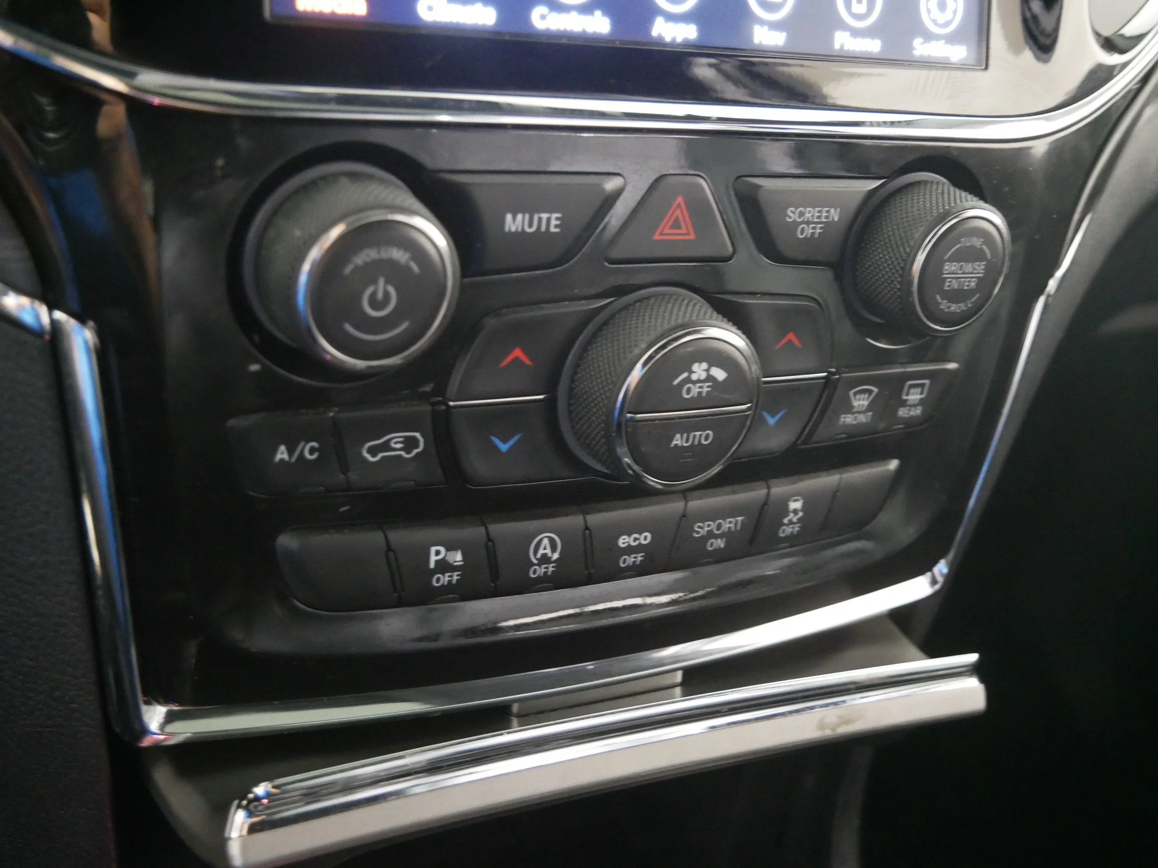 Used 2021 Granite Crystal Metallic Clearcoat Jeep Limited image 23