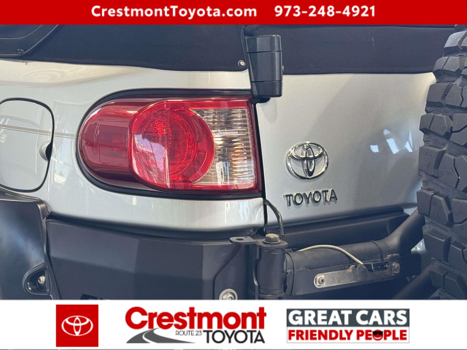 Used 2008 White/Titanium Metallic Toyota  image 12