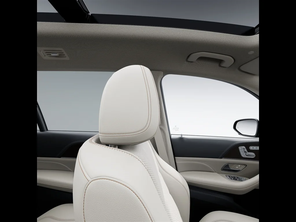 New 2027 Polar White Mercedes-Benz GLS 450 image 43