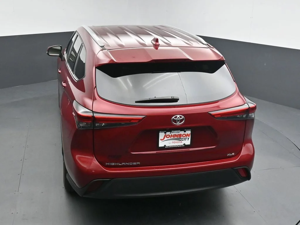 2023 Toyota Highlander XLE - Photo 30