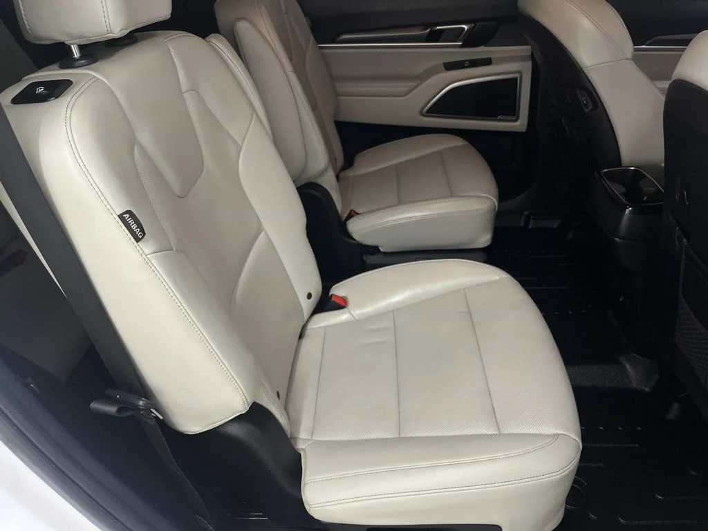 Used 2024 Glacial White Pearl Kia S FWD 3.8L V6 image 27
