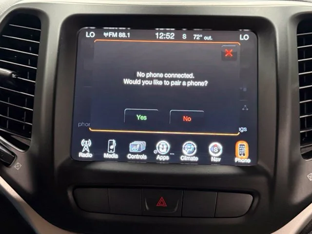 Used 2015 Beige Jeep Limited image 22
