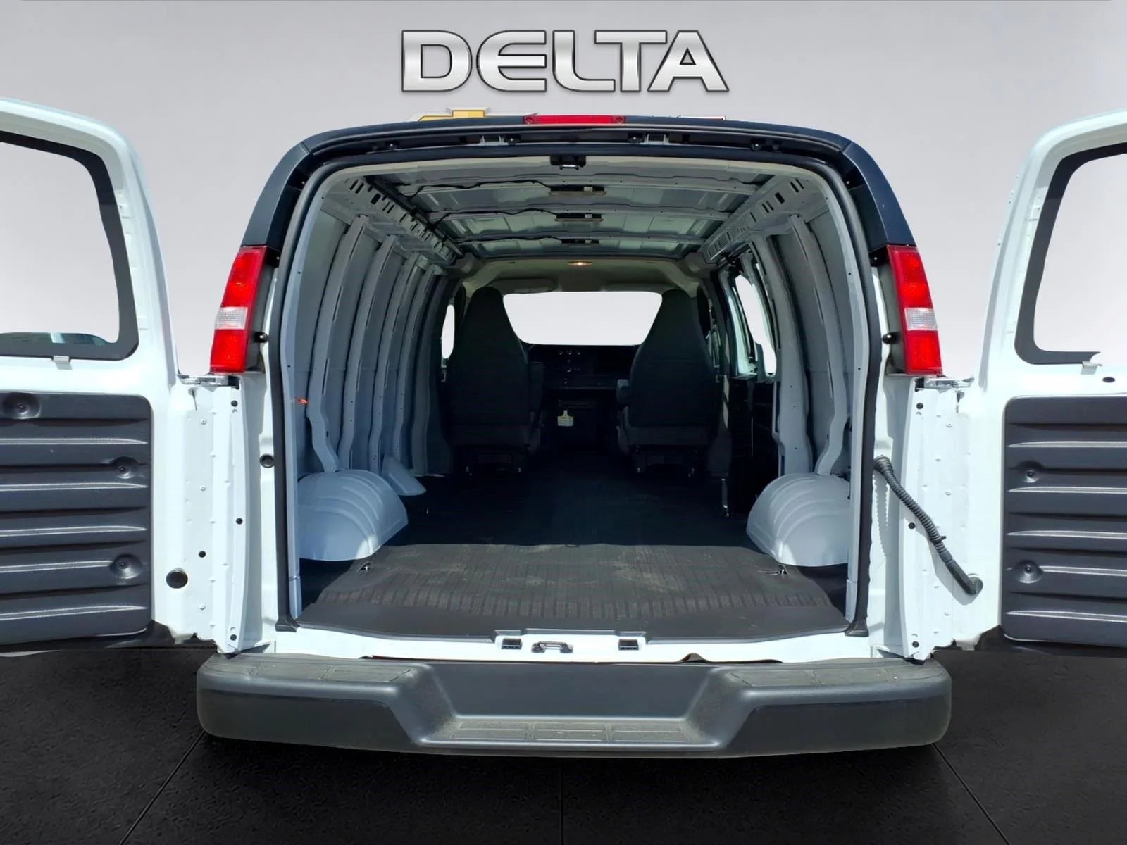 2026 GMC Savana Cargo Work Van - Photo 9