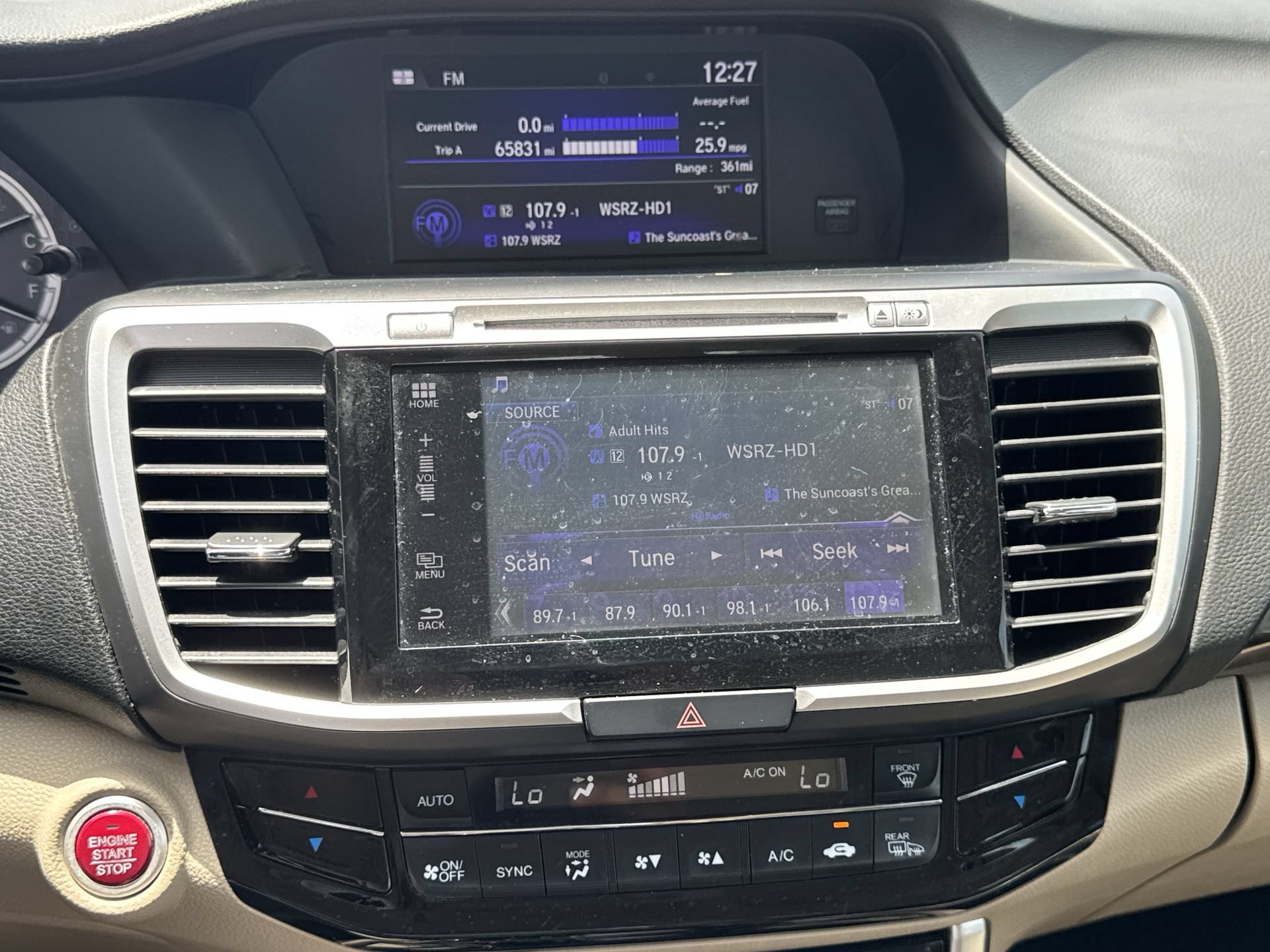 Used 2017 White Honda EX image 23