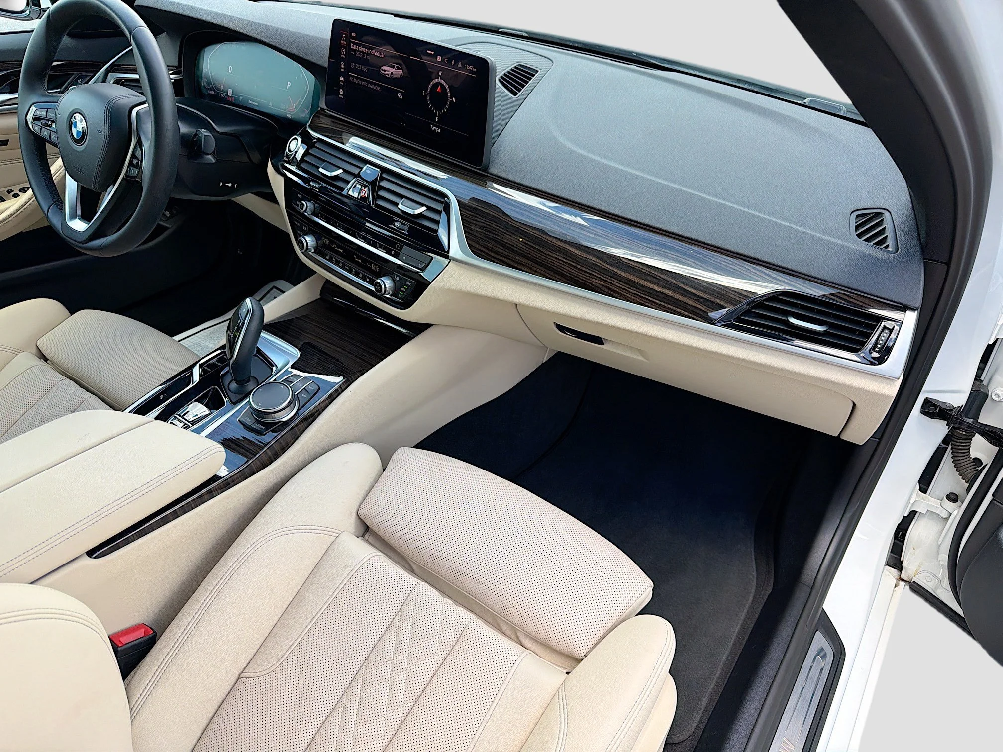 Used 2023 Alpine White BMW 530i image 13