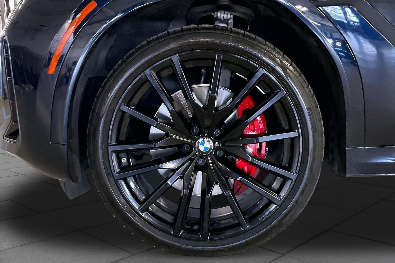Certified Used 2025 Carbon Black Metallic BMW xDrive40i image 10