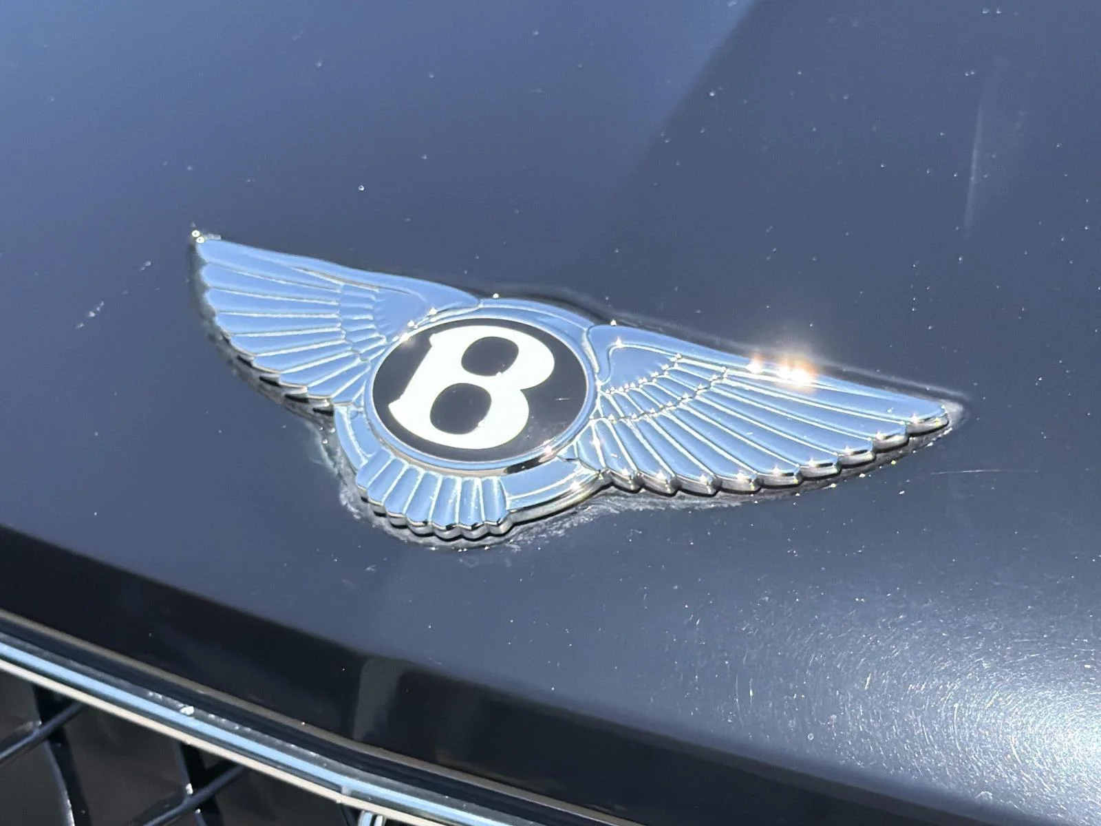 2024 Bentley Bentayga - Photo 36