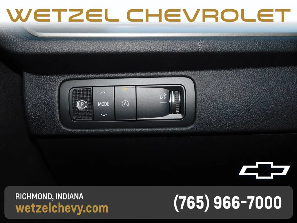 New 2027 Summit White Chevrolet LT image 35