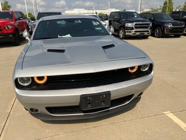 Used 2022 Triple Nickel Clearcoat Dodge SXT image 2