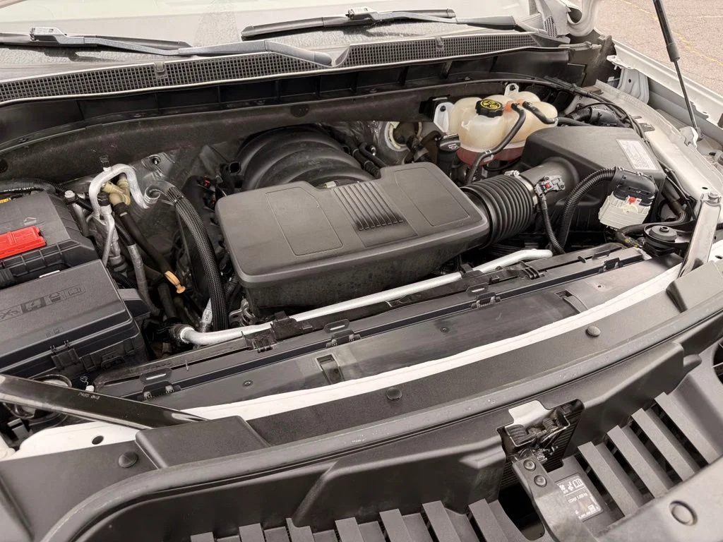 Used 2021 Pearl Chevrolet High Country image 13