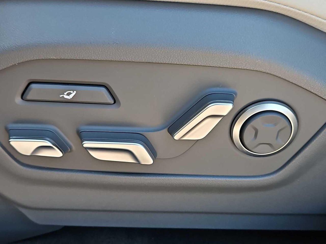 New 2026 Hampton Gray Hyundai Calligraphy image 17
