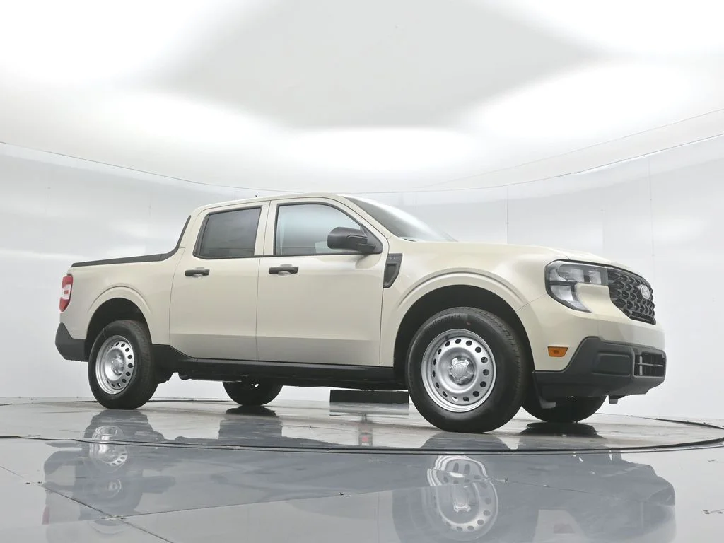 New 2025 Desert Sand Ford XL image 3