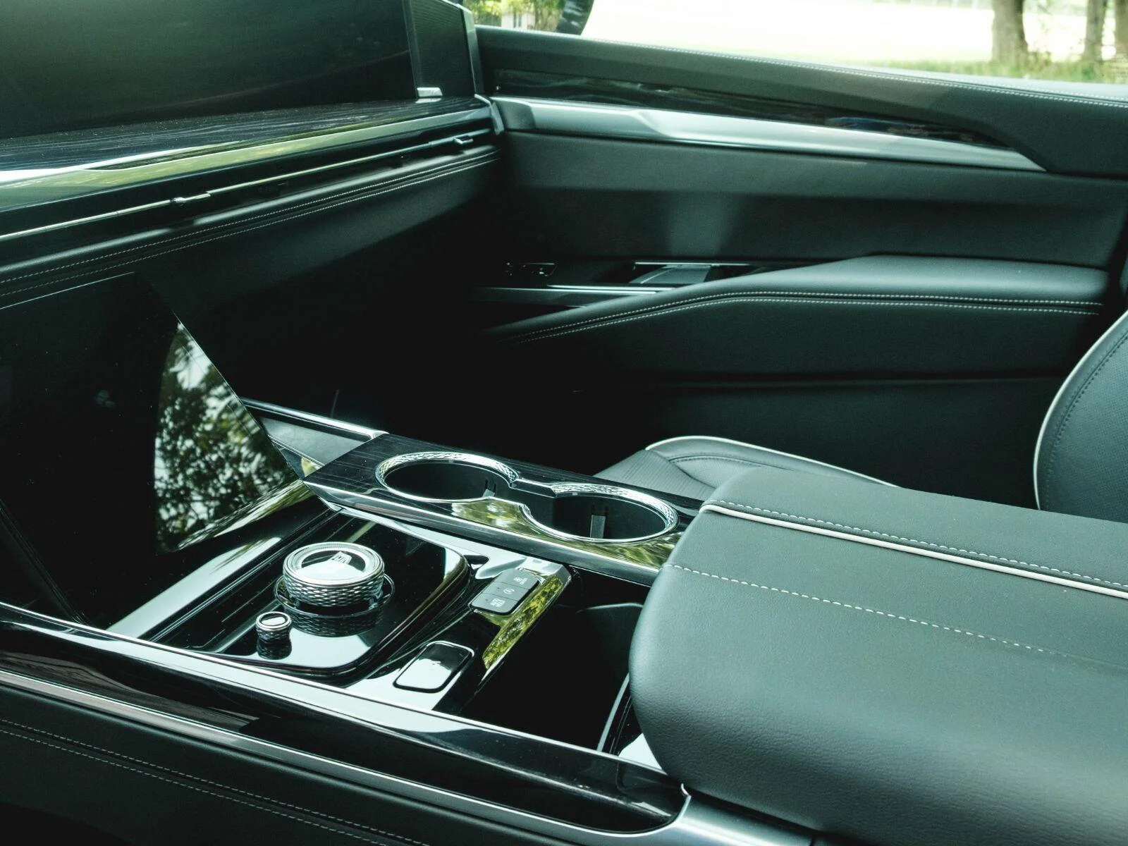 2026 Cadillac Escalade Sport - Photo 20