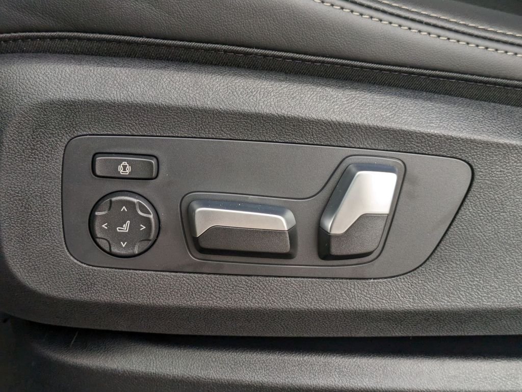 New 2026 Black Sapphire Metallic BMW sDrive40i image 13