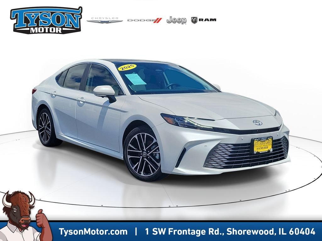 2025 Toyota Camry XLE AWD Hybrid's photo