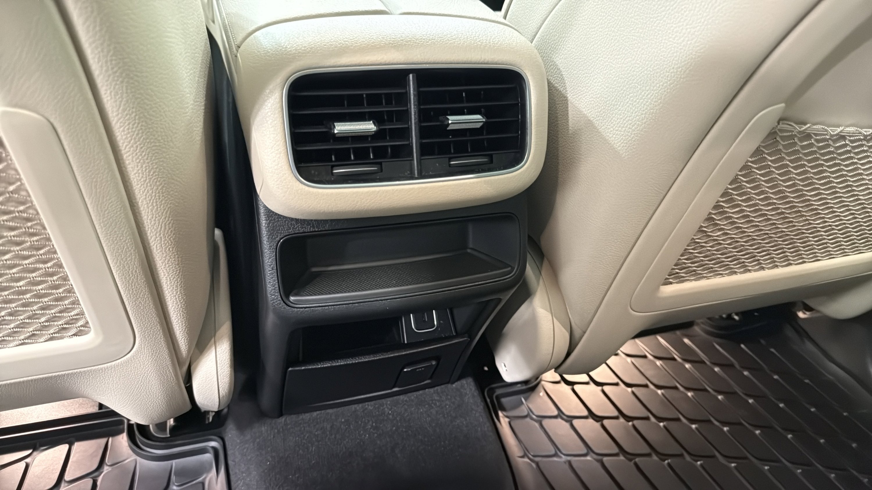Certified Used 2023 MANUFAKTUR Diamond White Metallic Mercedes-Benz GLE 450 image 26