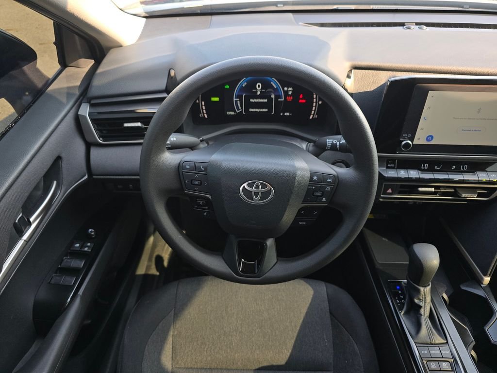 Used 2025  Toyota LE image 17