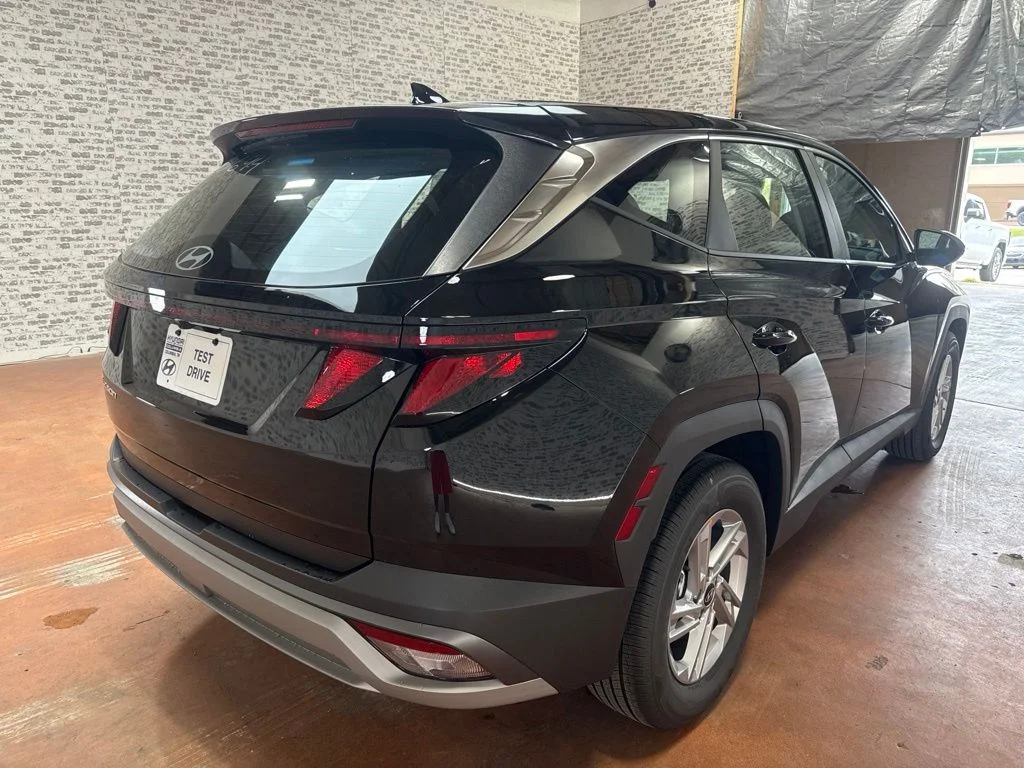 New 2026 Phantom Black Hyundai SE image 7