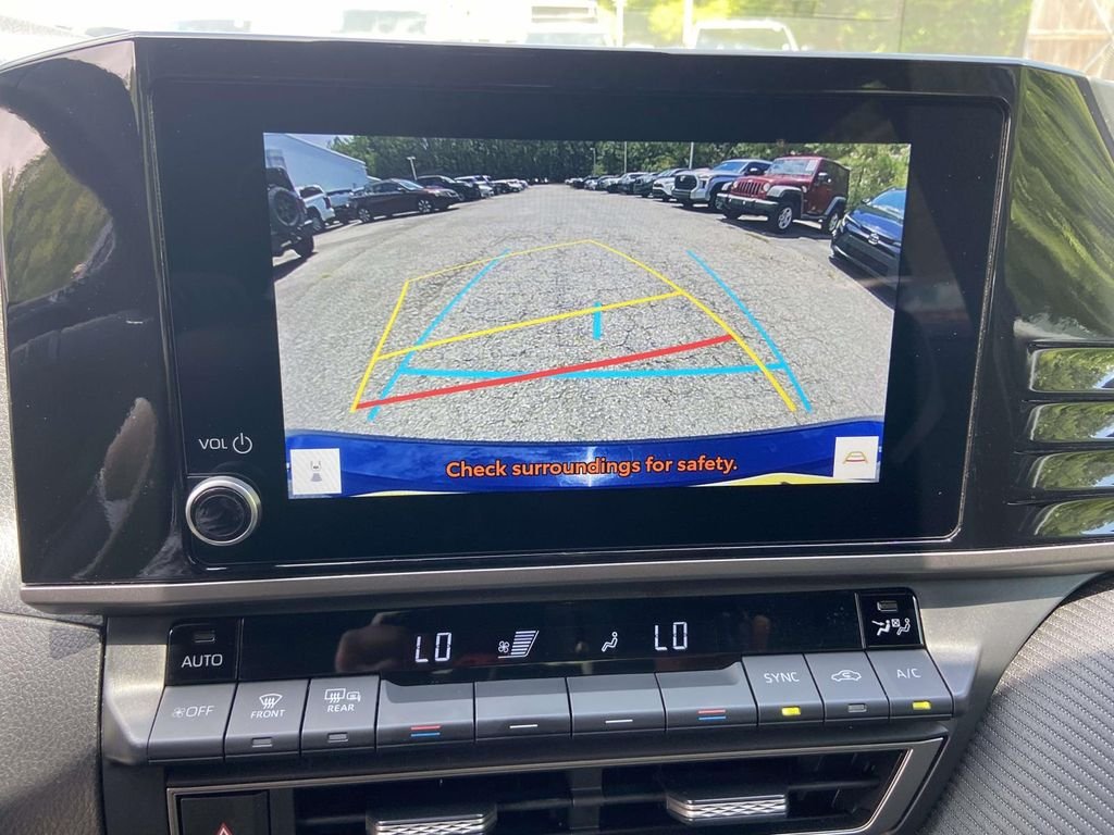 2025 Toyota Camry SE - Photo 19