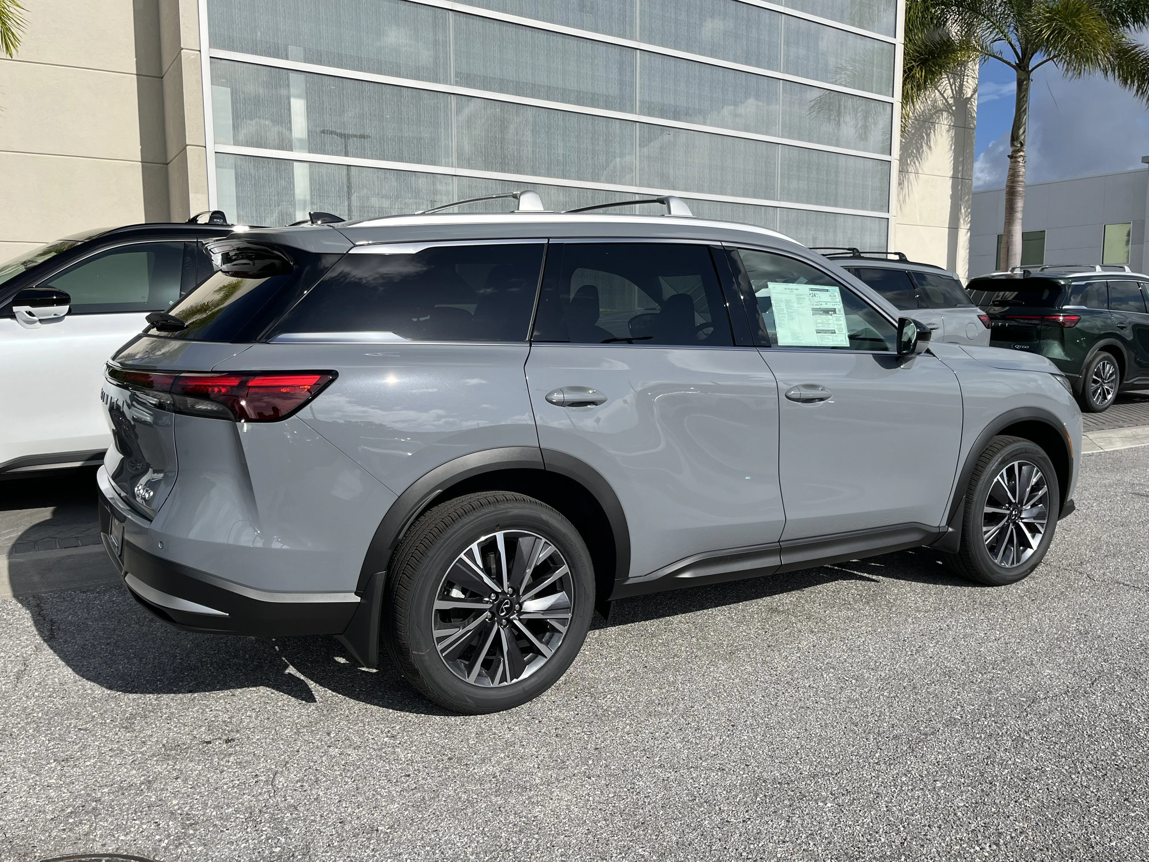 New 2027 Harbor Gray INFINITI LUXE image 6