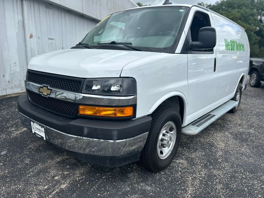 Used 2024 White Chevrolet Work Van image 3