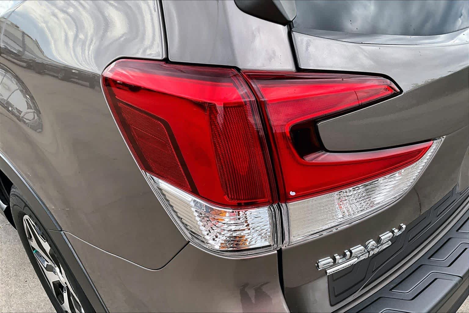 Used 2023 Brilliant Bronze Metallic Subaru Premium image 28