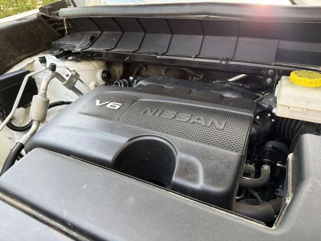 Used 2023 White Nissan Platinum image 28
