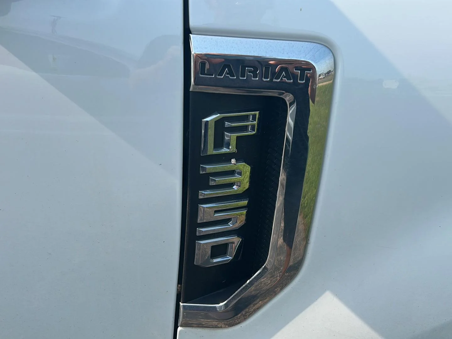 Used 2022 Oxford White Ford Lariat image 5