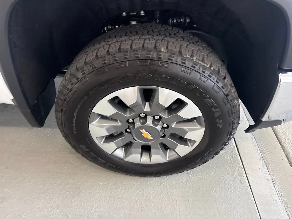 New 2026 Summit White Chevrolet LT image 4