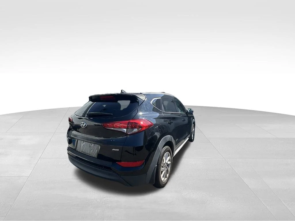 Used 2018 Black Hyundai SEL image 4