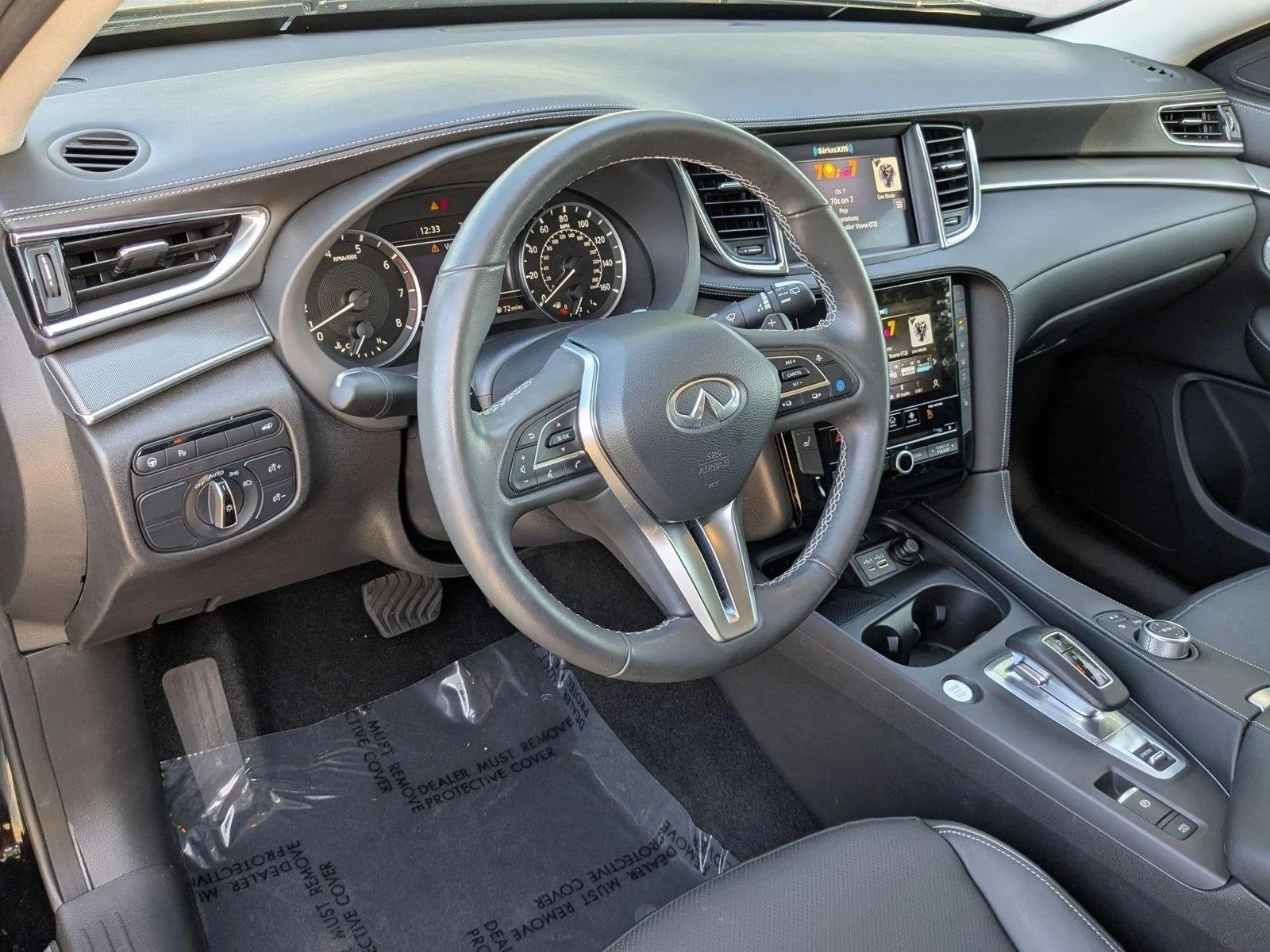 Used 2023 Black Obsidian INFINITI LUXE image 10