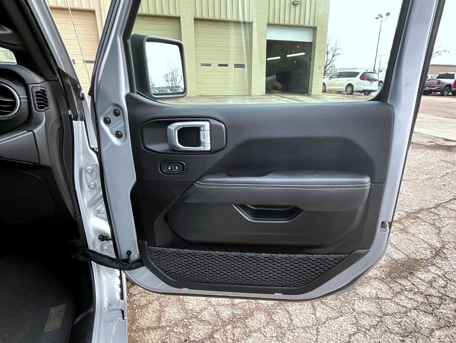 Used 2023 Silver Jeep Sahara 4xe image 17