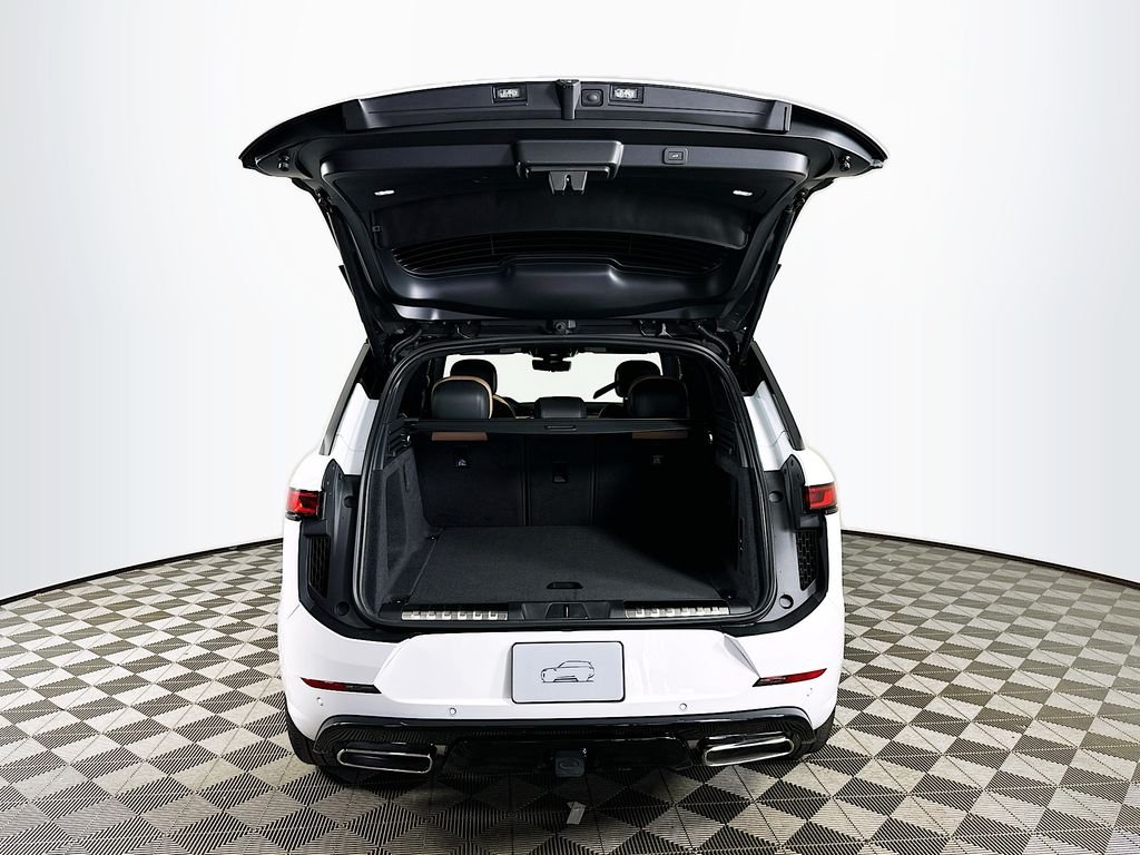 New 2026 Fuji White Land Rover Dynamic SE image 29