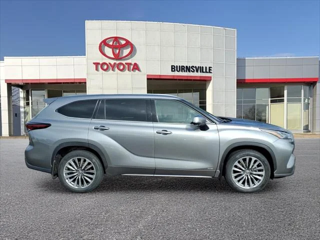 Certified 2025 Toyota Highlander Limited 25th Edition with VIN 5TDKBRCH7SS660027 for sale in Burnsville, Minnesota