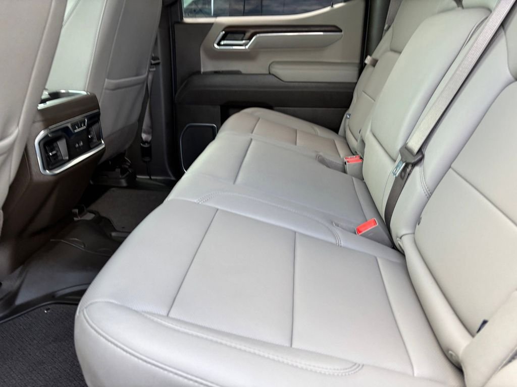 Used 2025 Silver GMC SLT image 24