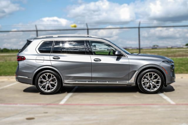Used 2024 Gray BMW xDrive40i image 10