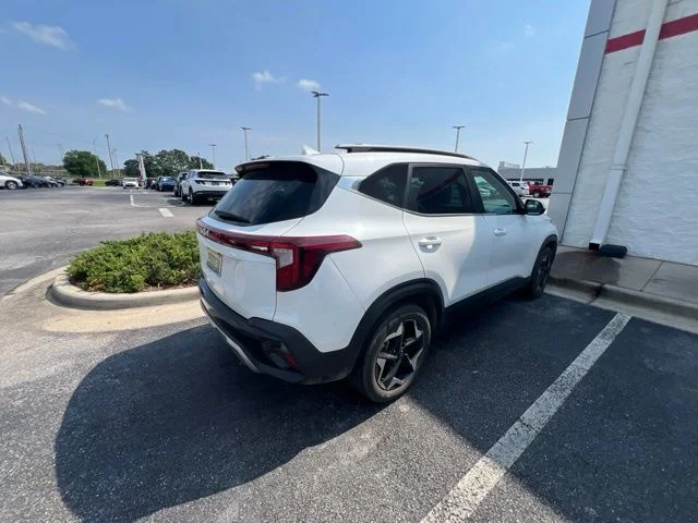 Used 2024 White Kia EX image 3