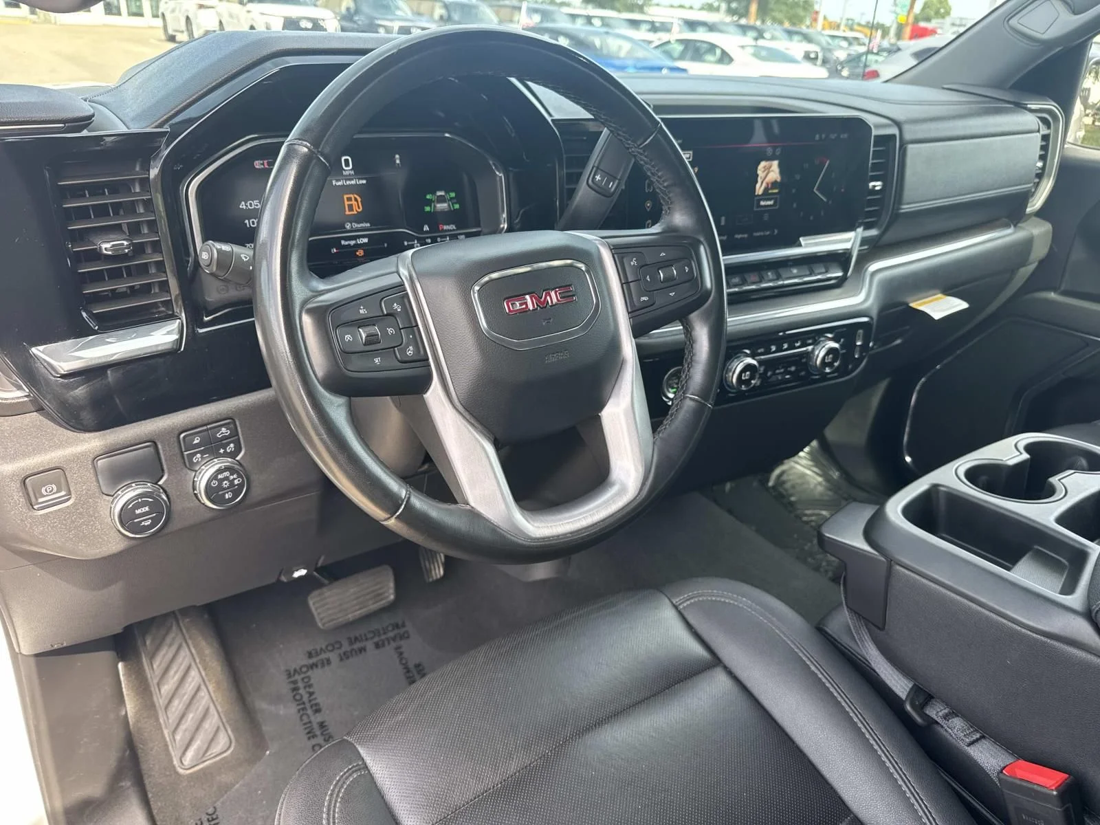 Used 2024 White GMC SLT image 18