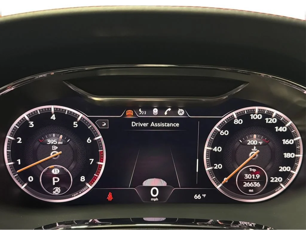 Used 2020 Black Bentley V8 image 18