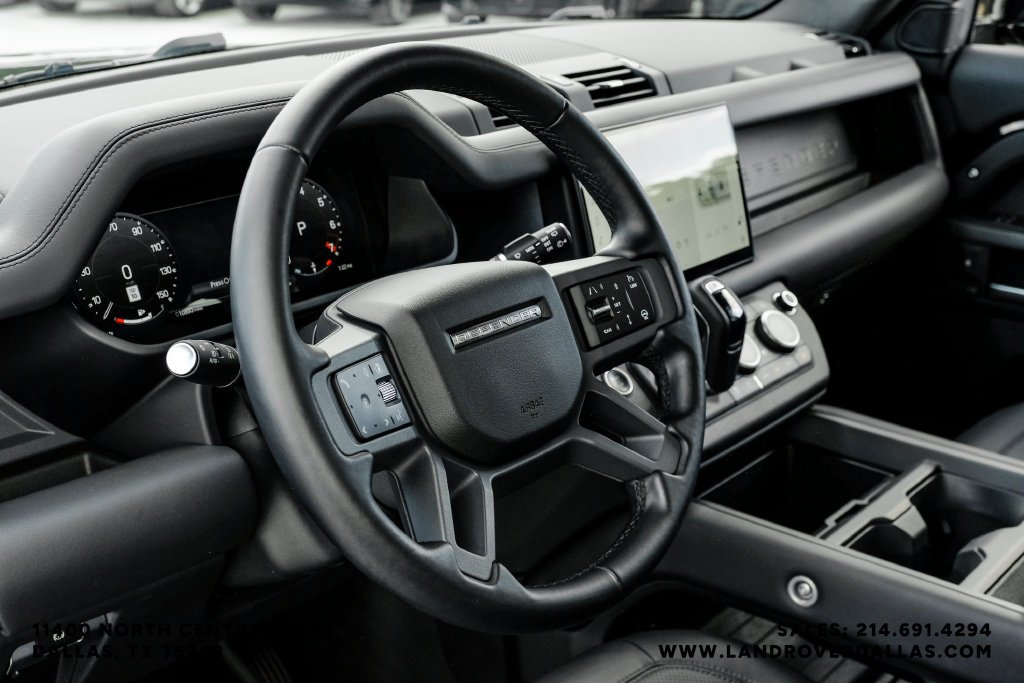 Used 2025 Black Land Rover X-Dynamic SE image 19