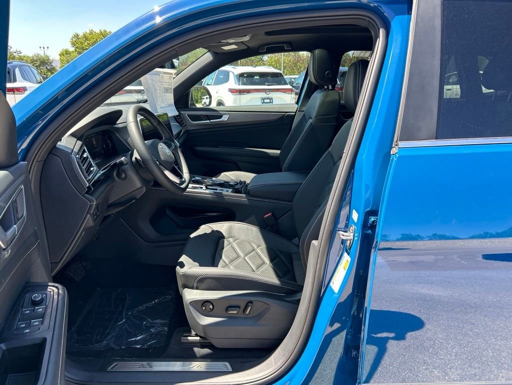 New 2026 Blue Volkswagen 2.0T SE w/Technology image 15